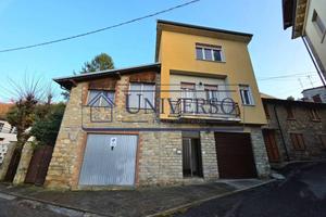 Casa indipendente di 205 m² con 4 locali e box aut