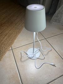 Lampada da tavolo ricaricabile