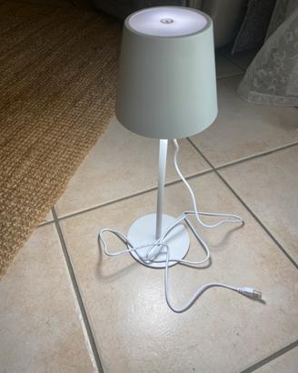 Lampada da tavolo ricaricabile