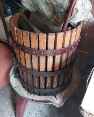 Torchio strettoio per vinificazione