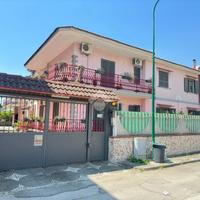 TRIFAMILIARE A CASORIA