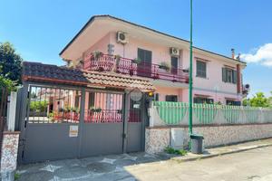 TRIFAMILIARE A CASORIA