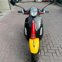 Vespa primavera 125 Mickey Mouse Limited Edition