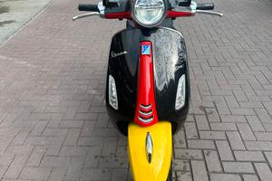 Vespa primavera 125 Disney Mickey Mouse Edition