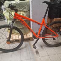 mountain bike B'Twin Rockrider 340.