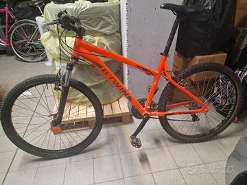 mountain bike B'Twin Rockrider 340.