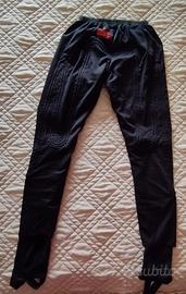 Abbigliamento donna per moto 