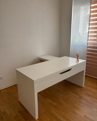 Scrivania MALM (IKEA)