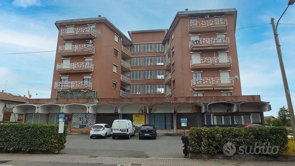 Appartamento di 112 m² con 3 locali e box auto dop - Vista 2