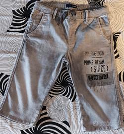 pantaloni jeans corti