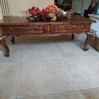 Mobiletto basso in legno antico