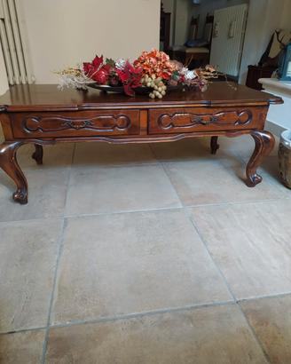 Mobiletto basso in legno antico