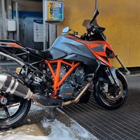 Super duke 1290 gt 2022