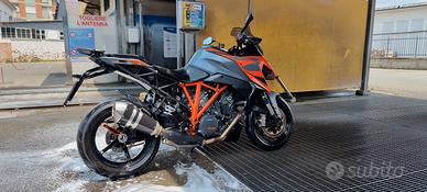Super duke 1290 gt 2022