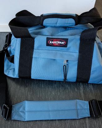 Borsone Eastpak azzurro