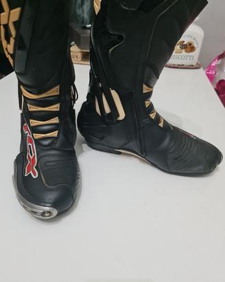 stivali moto sportivi