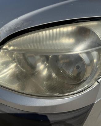 Fanale anteriore sinistro Fiat DOBLO anno 2009