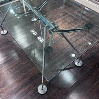 Tavolo Nomos di Norman Foster