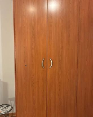 Armadio angolare stile ciliegio