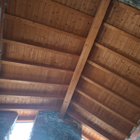 Rustico in pietra da ristrutturare con tetto nuovo