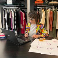 ARREDAMENTO NEGOZIO ABBIGLIAMENTO