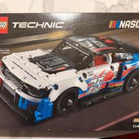 LEGO Technic NASCAR Chevrolet Camaro  – Set 42153
