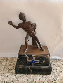 statuetta di bronzo