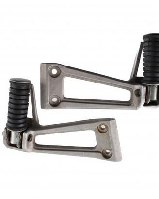 Coppia pedane poggiapiedi con staffa Yamaha TDR 12