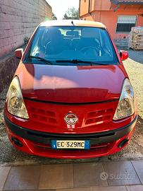 Nissan pixo