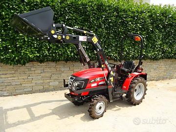 Trattorino Fieldtrac 918 con caricatore frontale
