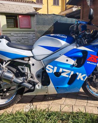 SUZUKI GSXR 600  € 2000