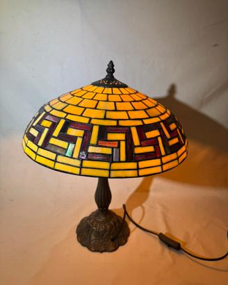 Lampada da tavolo stile Tiffany motivo geometrico