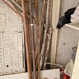 ponteggio completo di tavole e scaletta