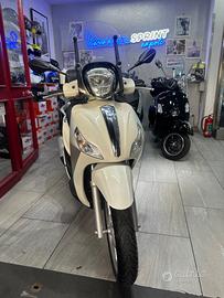 Piaggio Medley 150 Medly d vetrina grandi 1 anno