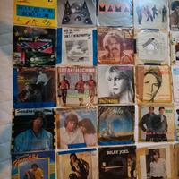 lotto di 50 vinili 45 giri artisti vari