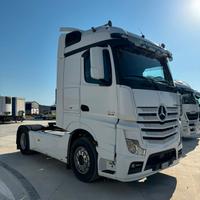 Trattore stradale Mercedes Actross + rimorchio