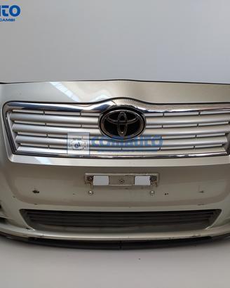 Paraurti ant TOYOTA AVENSIS Station wagon '03