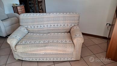 Divano 2 posti in tessuto 