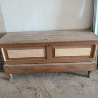 cassapanca d'epoca con cassettone