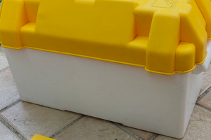 Cassetta porta batteria nautica stagna