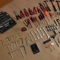 PACCHETTO COMPLETO DI UTENSILI FAI DA TE CON BORSA