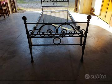 Letto singolo artigianale in ferro battuto