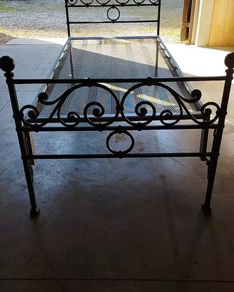 Letto singolo artigianale in ferro battuto