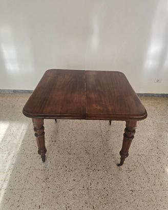 Tavolo in legno allungabile 4/6 posti