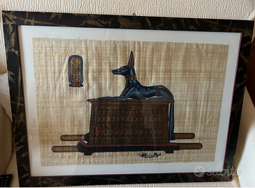 Cornice vetro con Papiro raffigurante Anubi