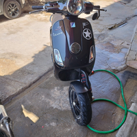 Splendida Vespa 50 LX del 2011 , personalizzata