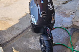 Splendida Vespa 50 LX del 2011 , personalizzata