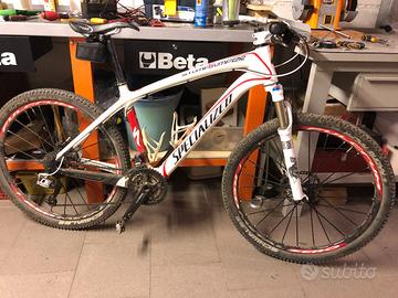 Specialized Stumpjumper bici MTB in carbonio
