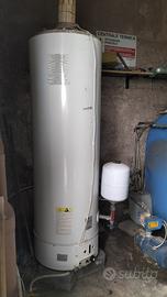 Ariston 220 l