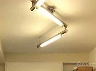 Lampadario a neon orientabile con ali laterali reg